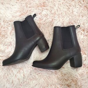 VINTAGE Jeffrey Campbell Rubber Wayerproof Heeled Essential Black Bootie Size 9